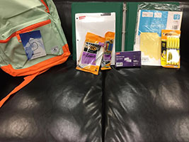 ASUCC可以为新生提供背包和学习用品。